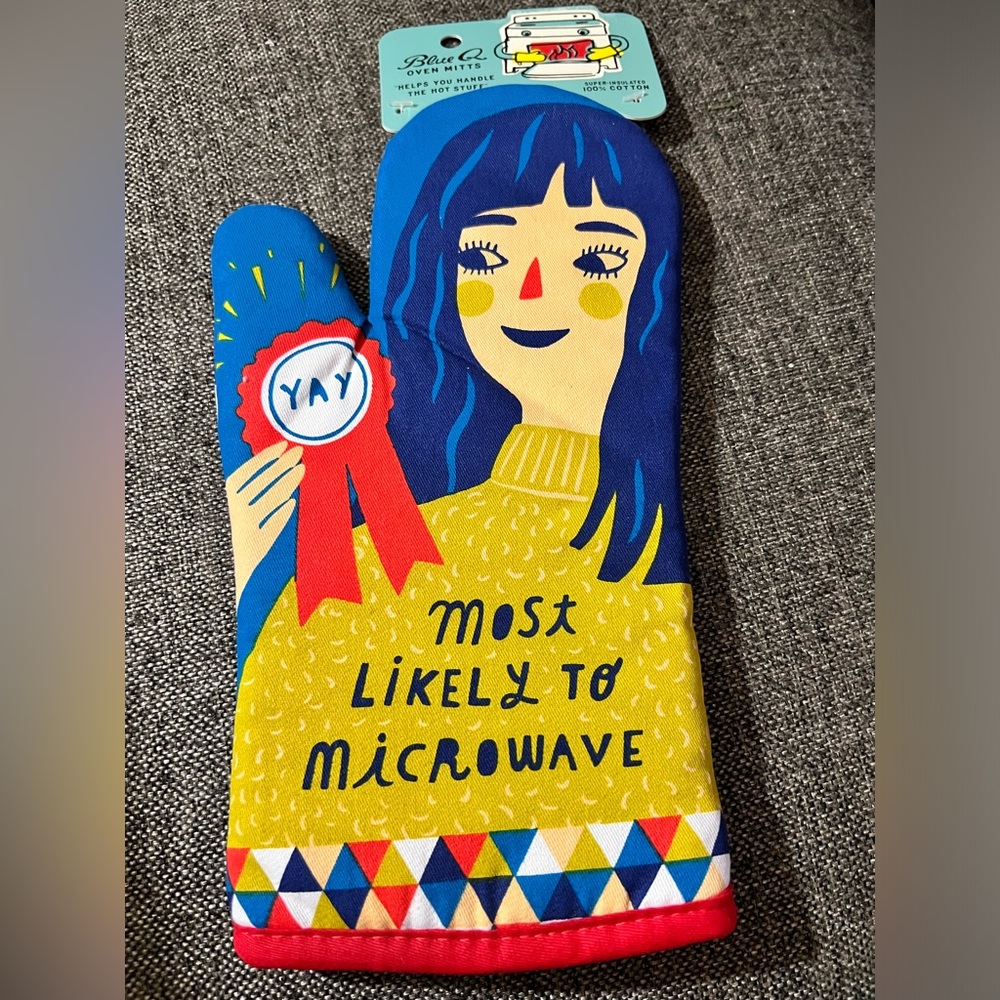 NWT Blue Q “Most Likely To Microwave” oven mitt glove